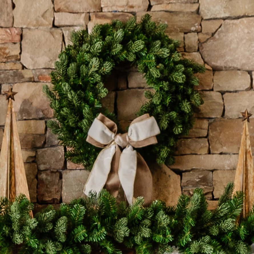 24" Classic Wreath Unlit